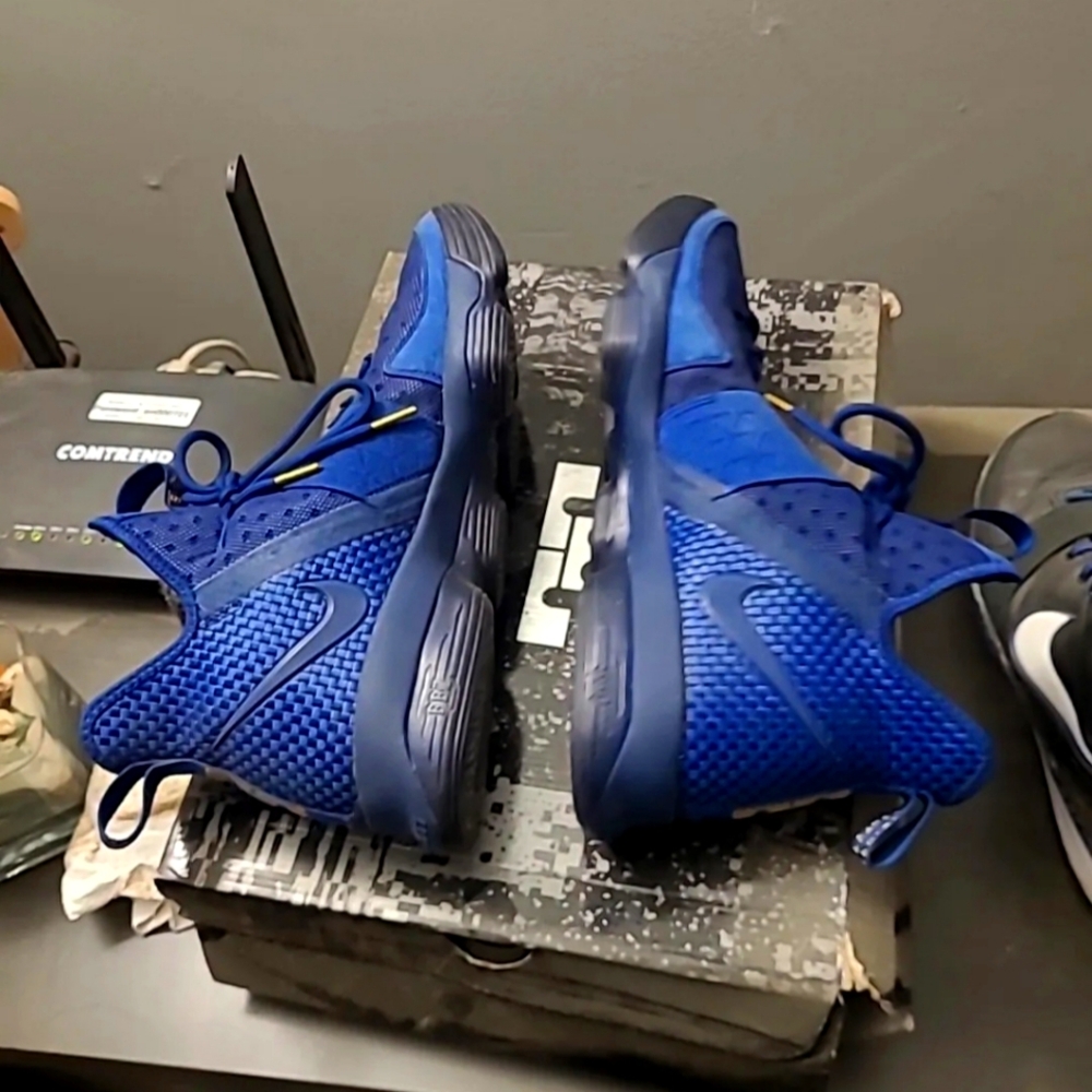 Lebron Soldier 12